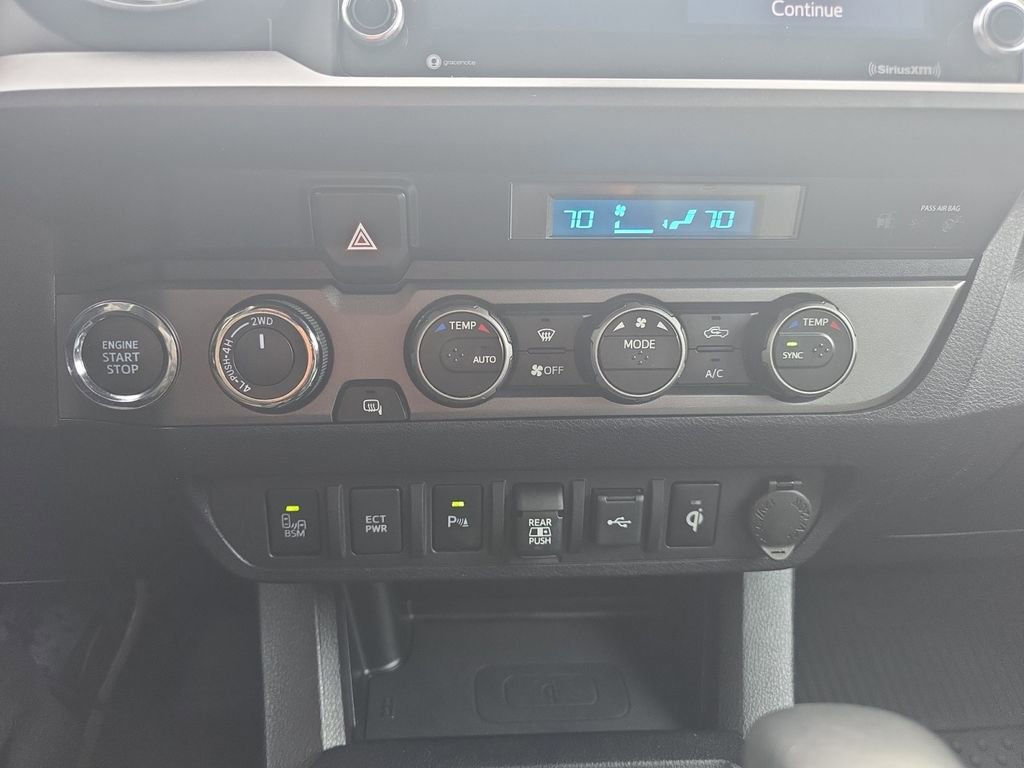 Used 2021 Toyota Tacoma TRD Off-Road w/ Technology Package AWD/4WD image 18