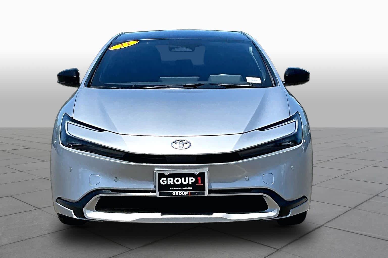 Used 2023 Toyota Prius Prime Premium FWD image 3