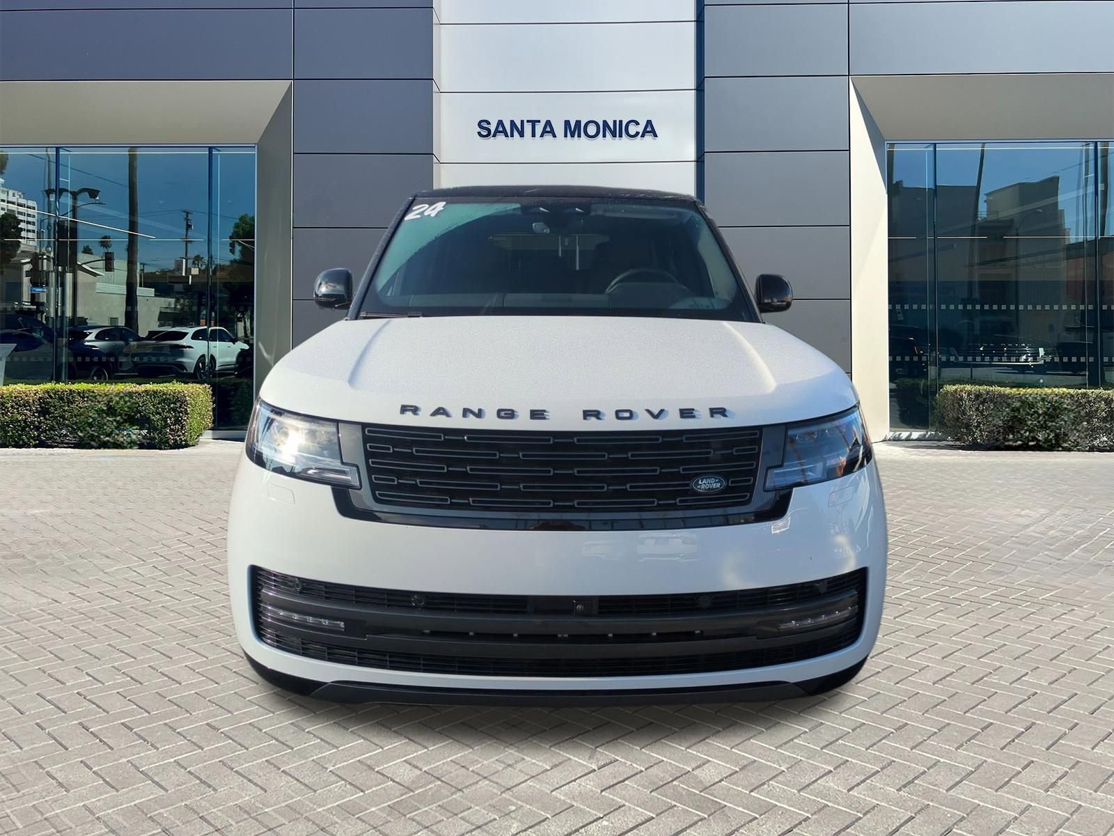 Used 2024 Land Rover Range Rover SE image 8