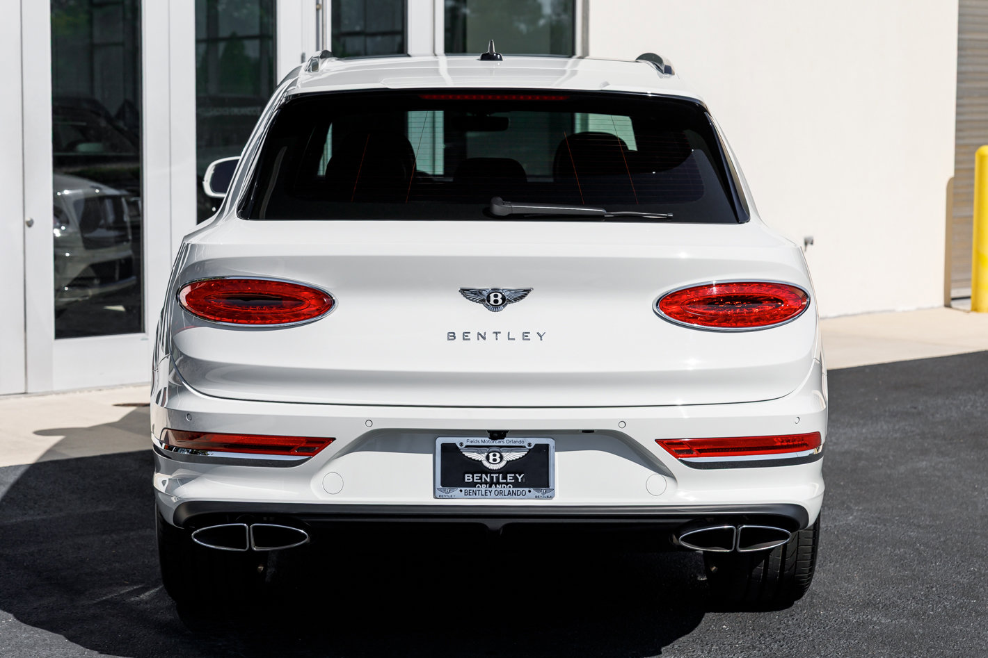 Used 2023 Bentley Bentayga AWD/4WD image 17