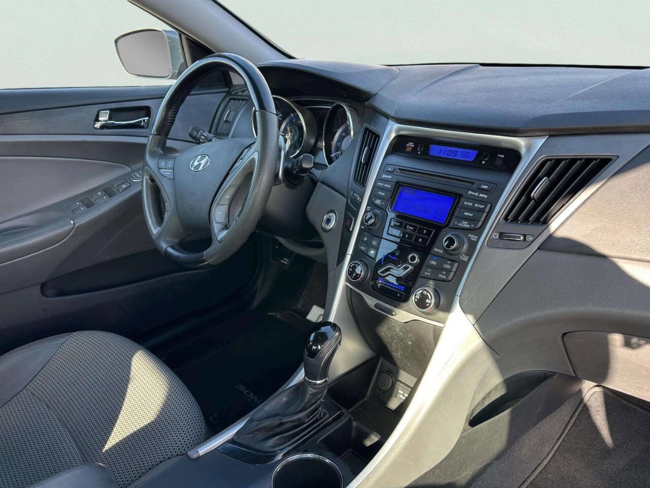 Used 2012 Hyundai Sonata SE image 23