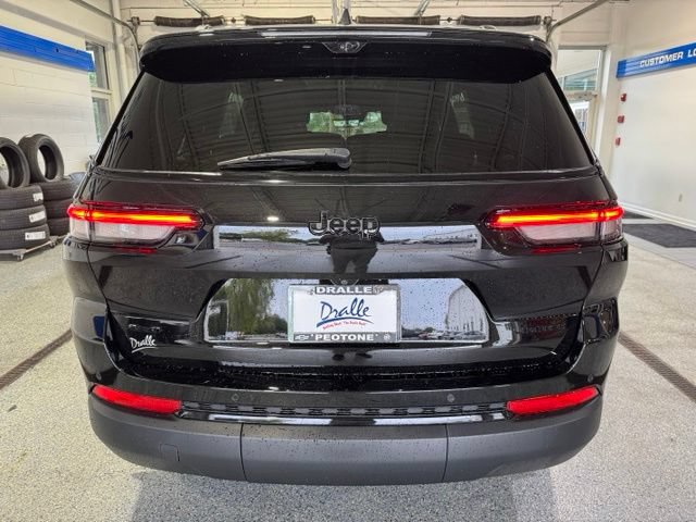 Used 2025 Jeep Grand Cherokee L Limited w/ Luxury Tech Group II AWD/4WD image 10
