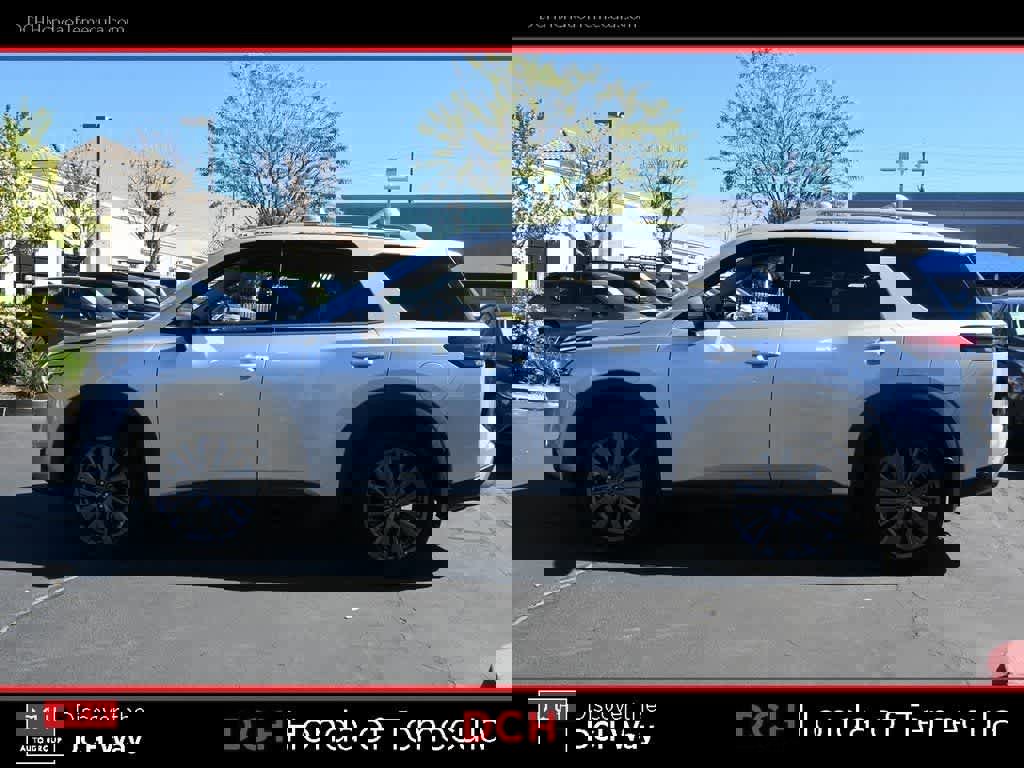 Used 2024 Nissan Pathfinder SL w/ SL Premium Package image 4