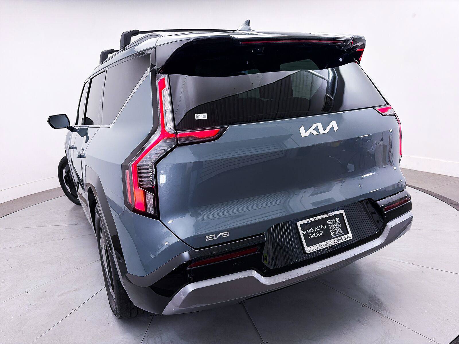 Used 2024 Kia EV9 Land AWD/4WD image 11