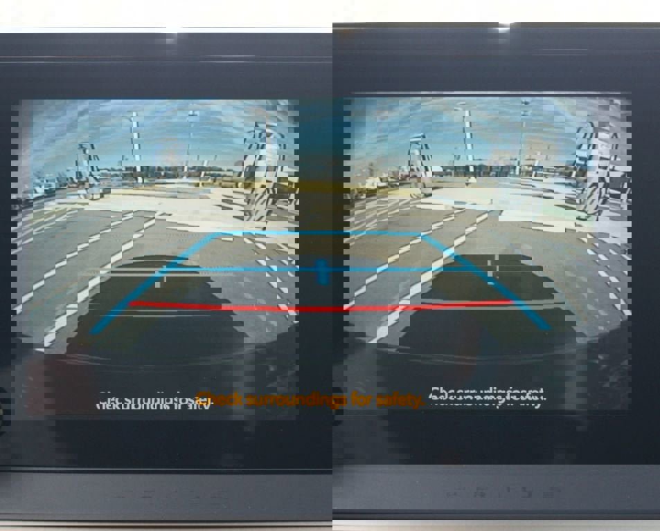 Used 2024 Toyota Prius LE image 6