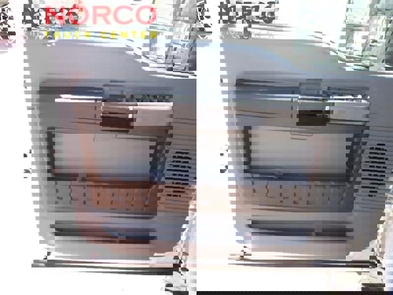 Used 2012 Ford F550 2WD Crew Cab Super Duty image 10