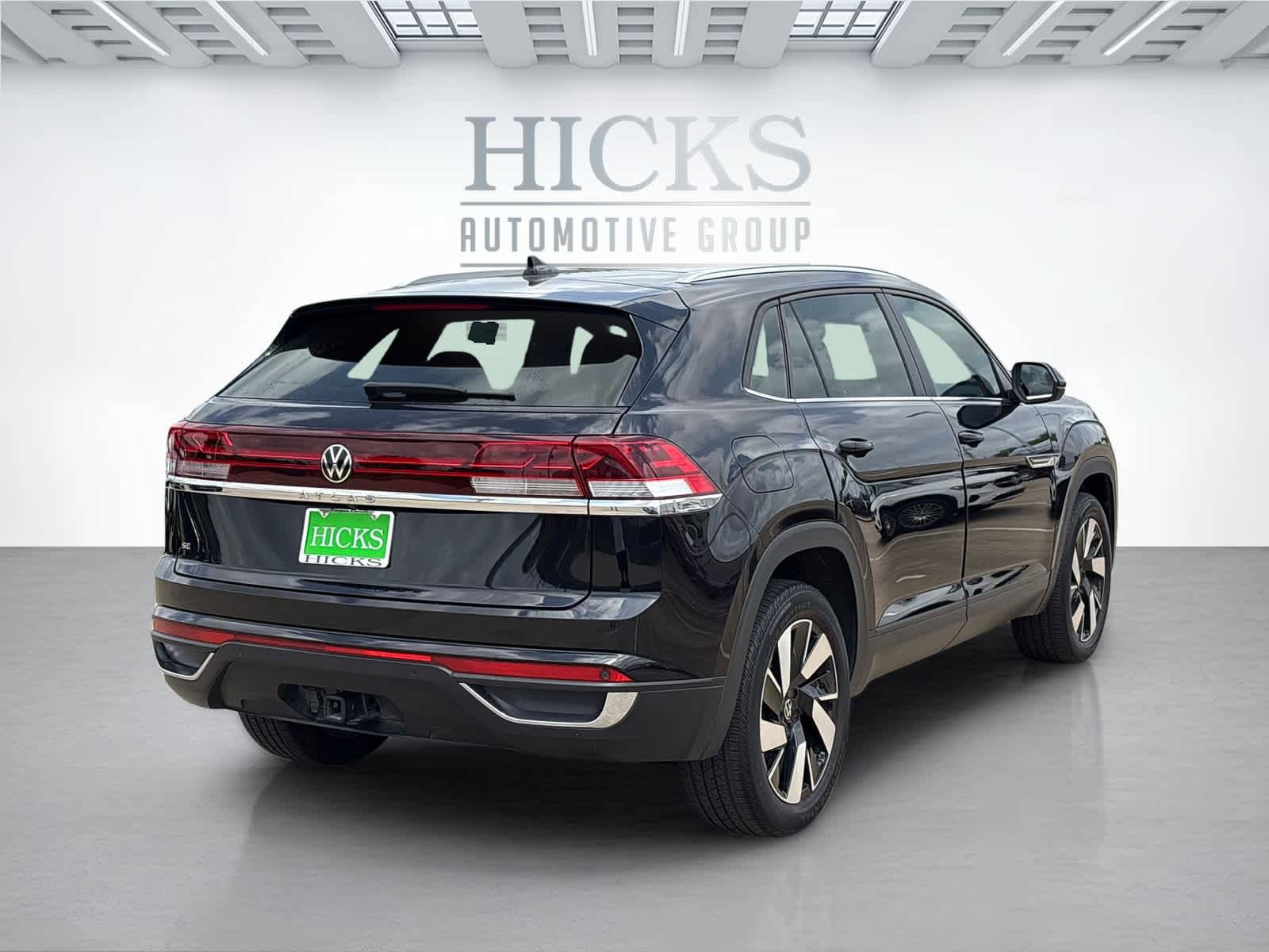 Used 2024 Volkswagen Atlas Cross Sport SE FWD image 5