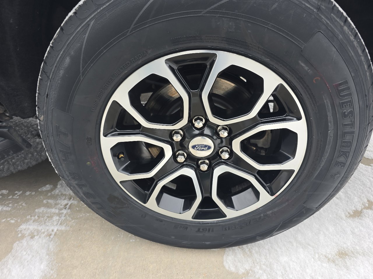 Used 2024 Ford Expedition Max XLT image 14