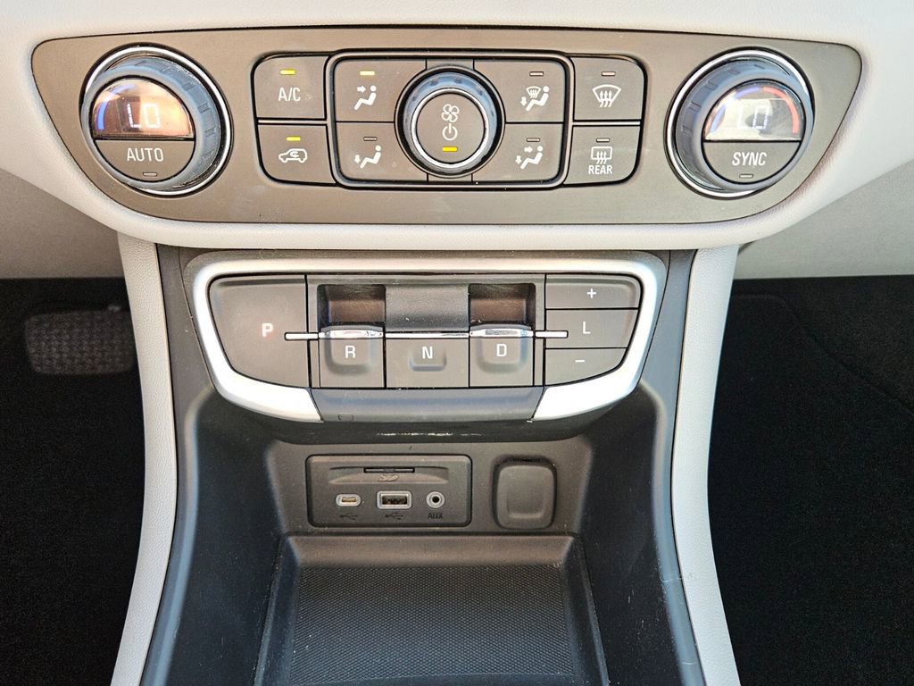 Used 2024 GMC Terrain SLE w/ Driver Convenience Package FWD image 19