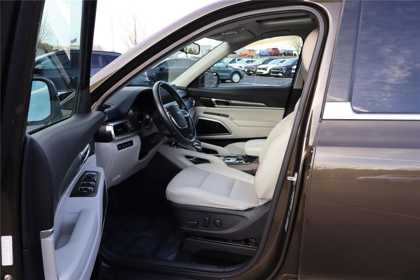 Certified 2022 Kia Telluride S image 14