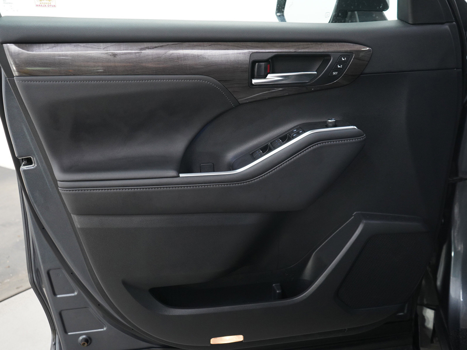 Used 2020 Toyota Highlander Platinum AWD/4WD image 22