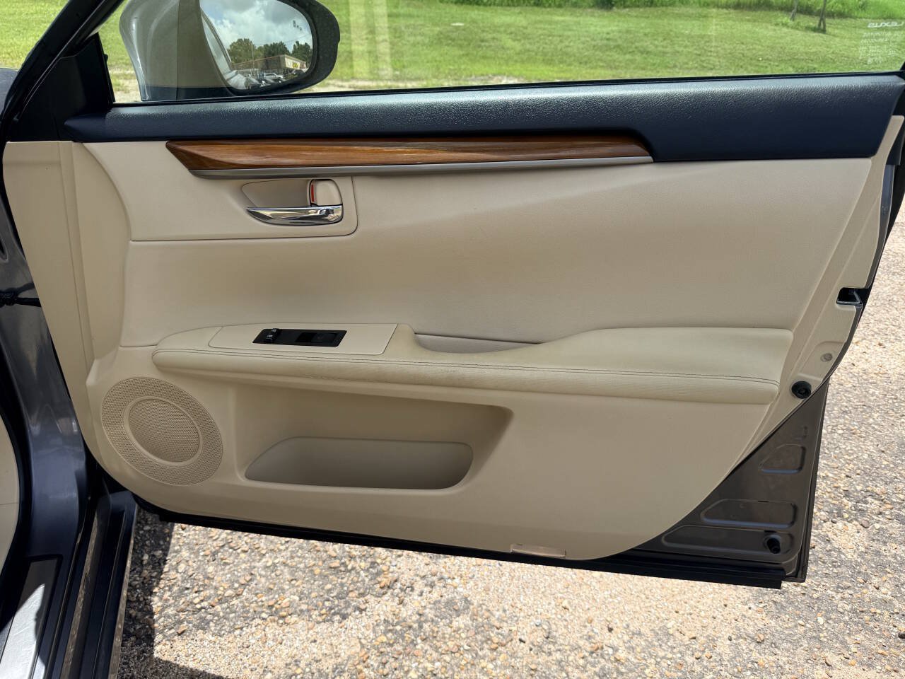 Used 2013 Lexus ES 300h w/ Premium Pkg FWD image 28