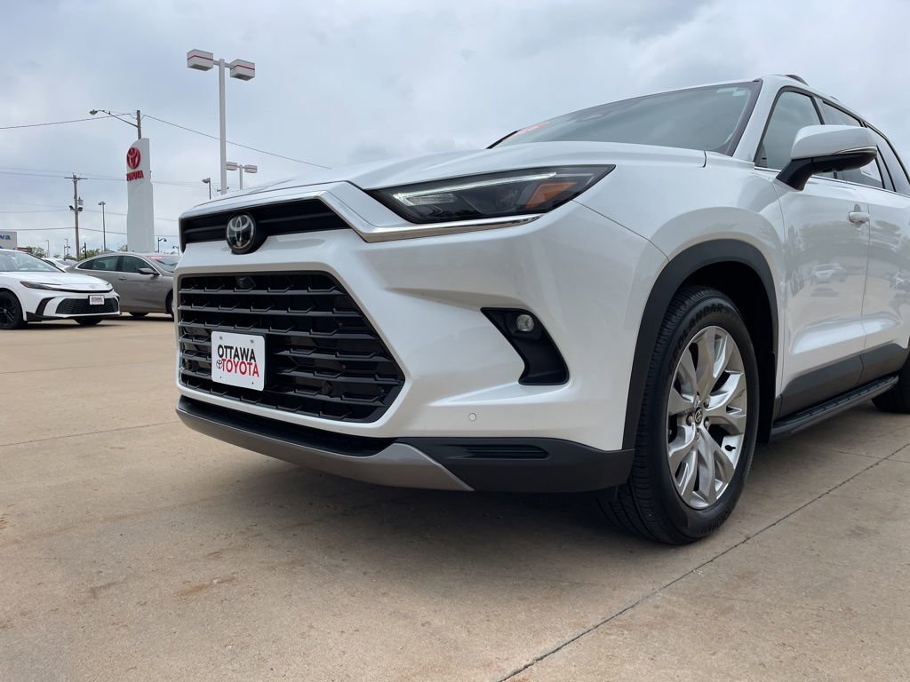 Used 2026 Toyota Grand Highlander AWD image 18