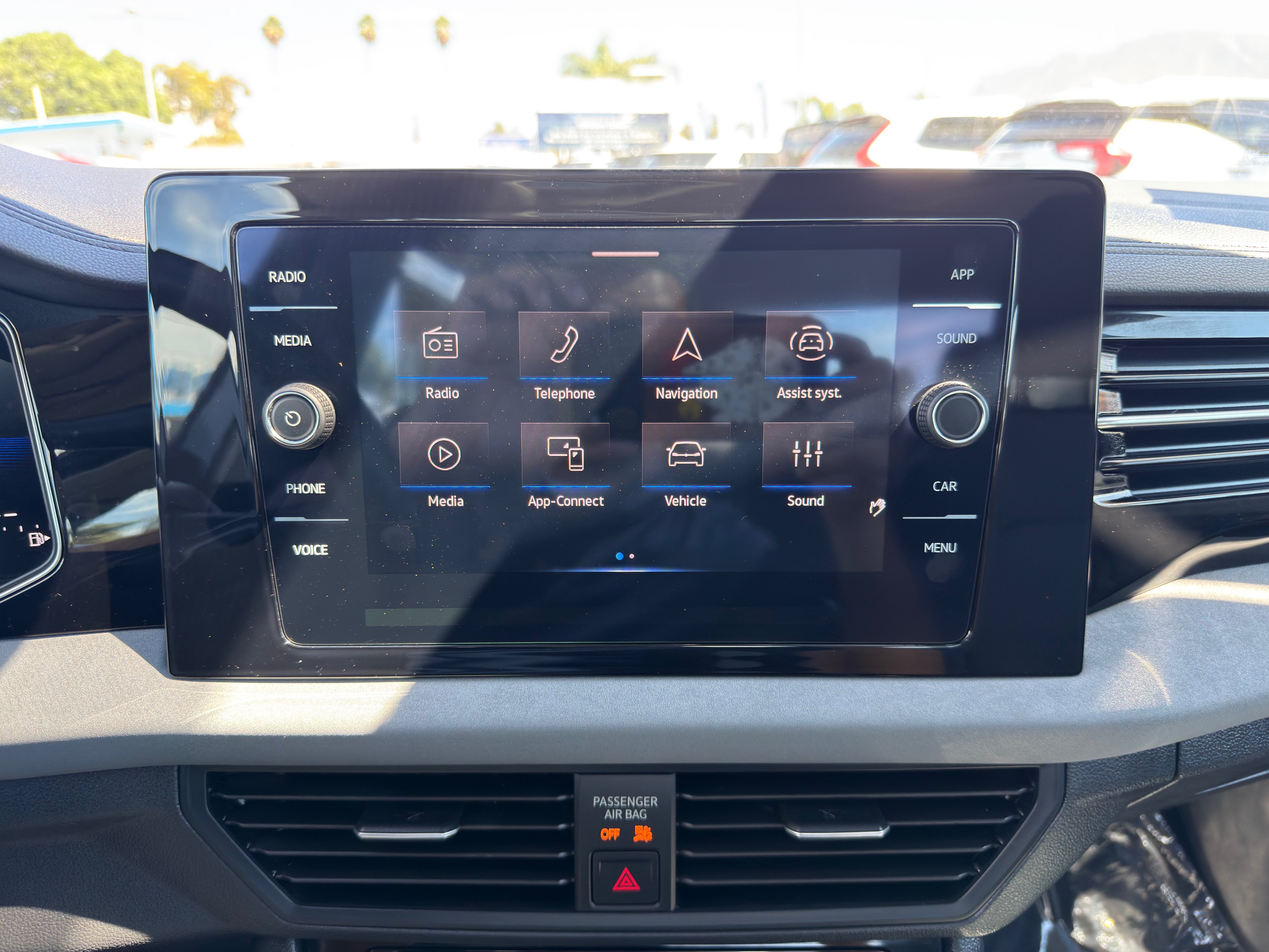 Used 2025 Volkswagen Jetta SE FWD image 30