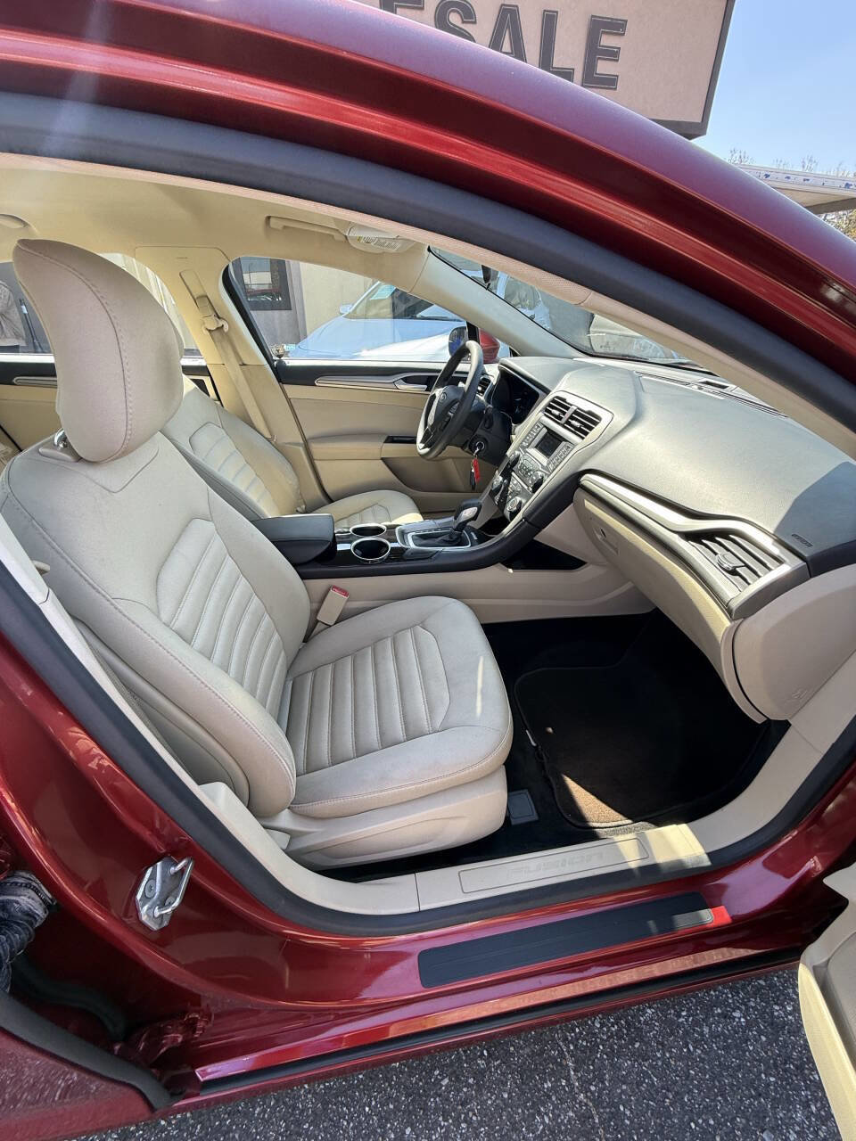 Used 2013 Ford Fusion SE FWD image 13