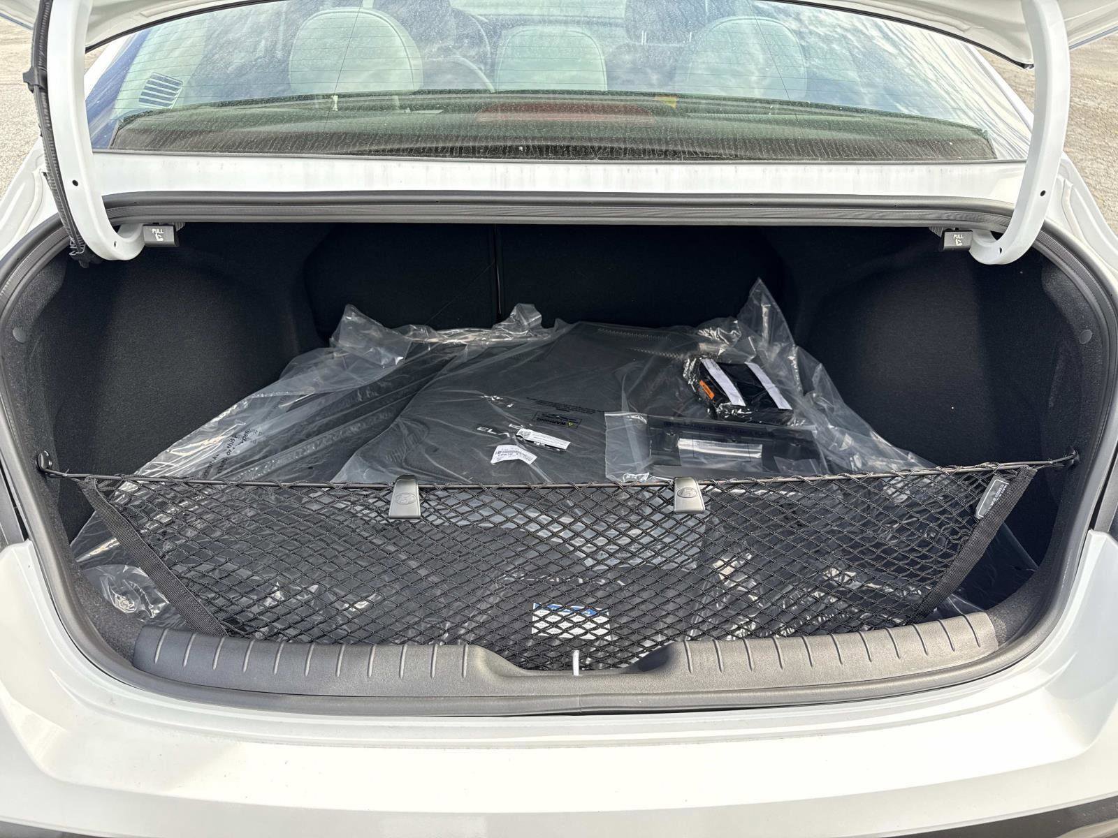 New 2025 Hyundai Elantra Limited image 12