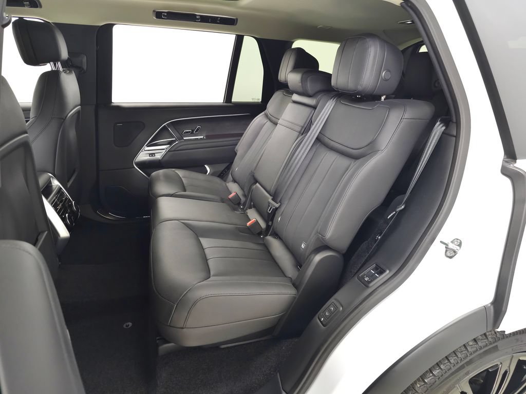 Certified 2025 Land Rover Range Rover Long Wheelbase SE AWD/4WD image 37