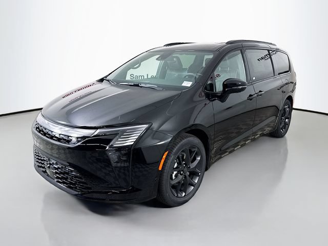 New 2027 Chrysler Pacifica Limited FWD image 3