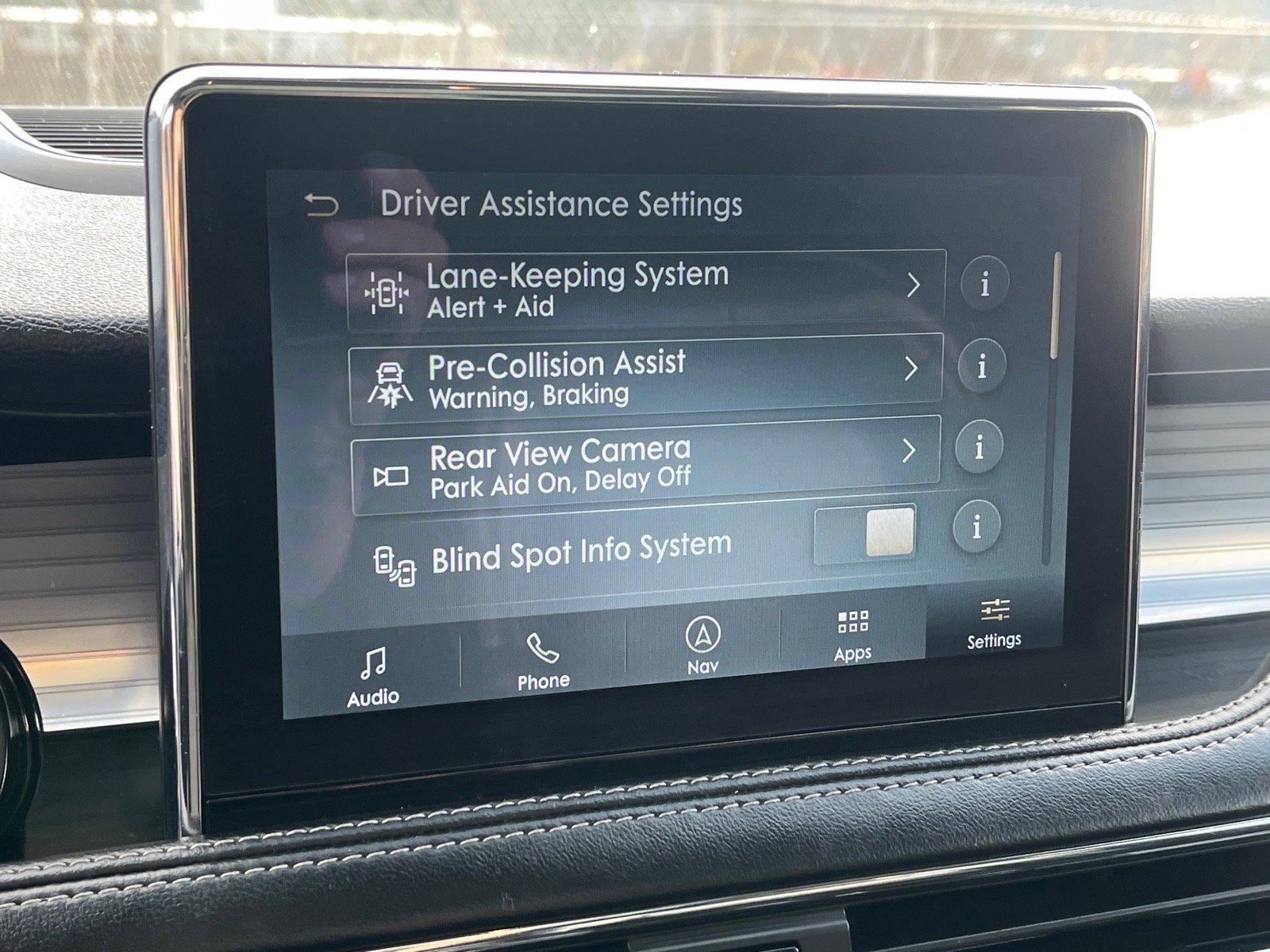 Used 2022 Lincoln Corsair AWD w/ Premium Package image 13