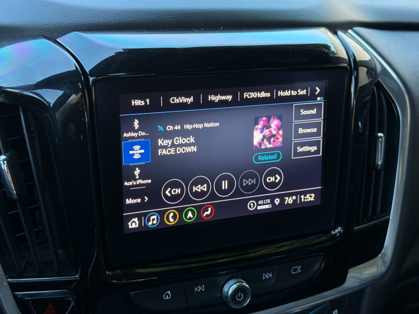 Used 2022 Chevrolet Traverse High Country w/ LPO, 'HIT The Road' Package FWD image 19