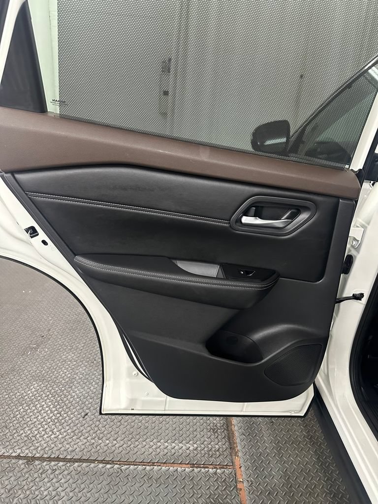 Used 2022 Nissan Rogue SV w/ SV Premium Package AWD/4WD image 23