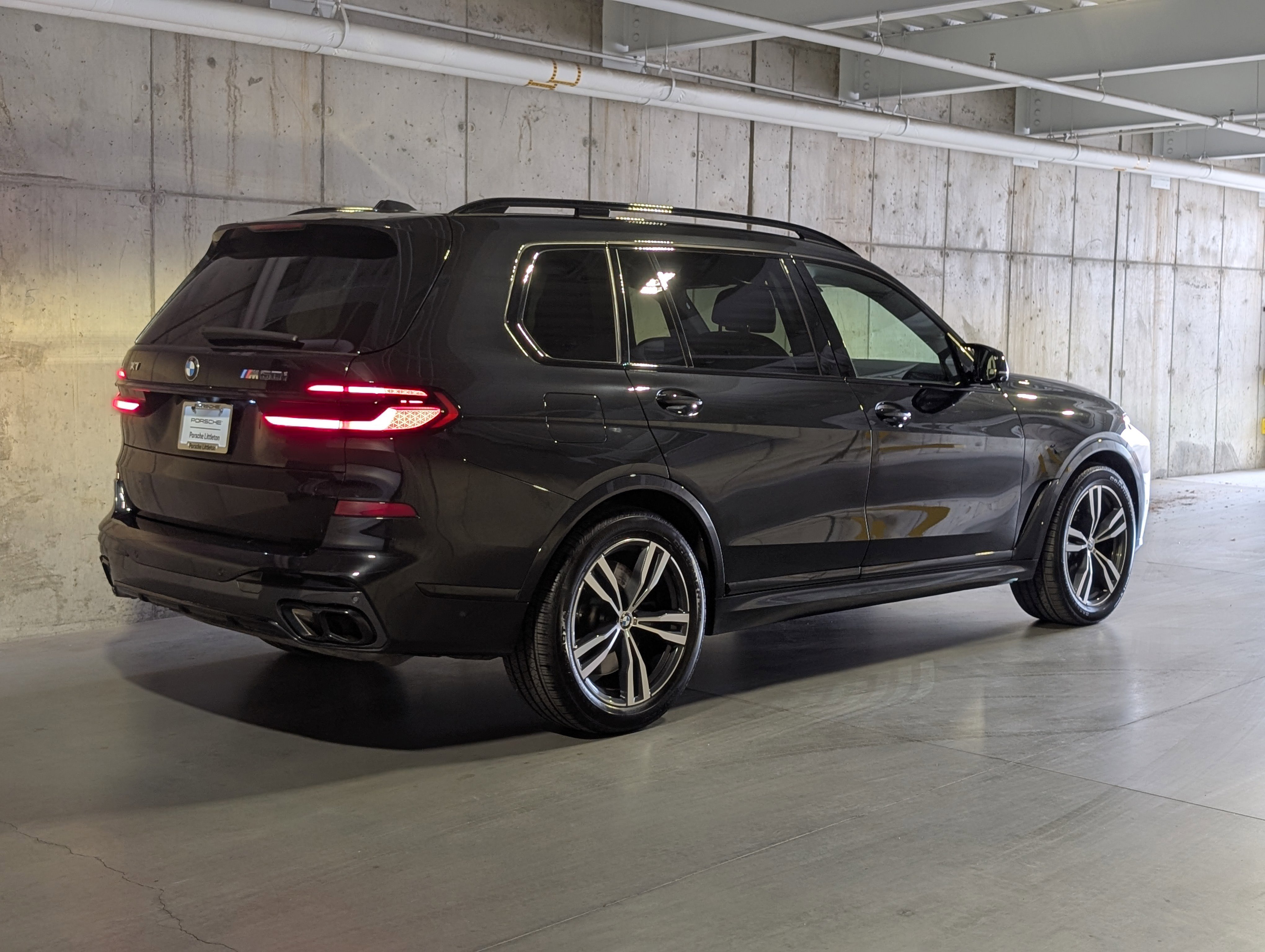 Used 2024 BMW X7 M60i w/ Executive Package image 9