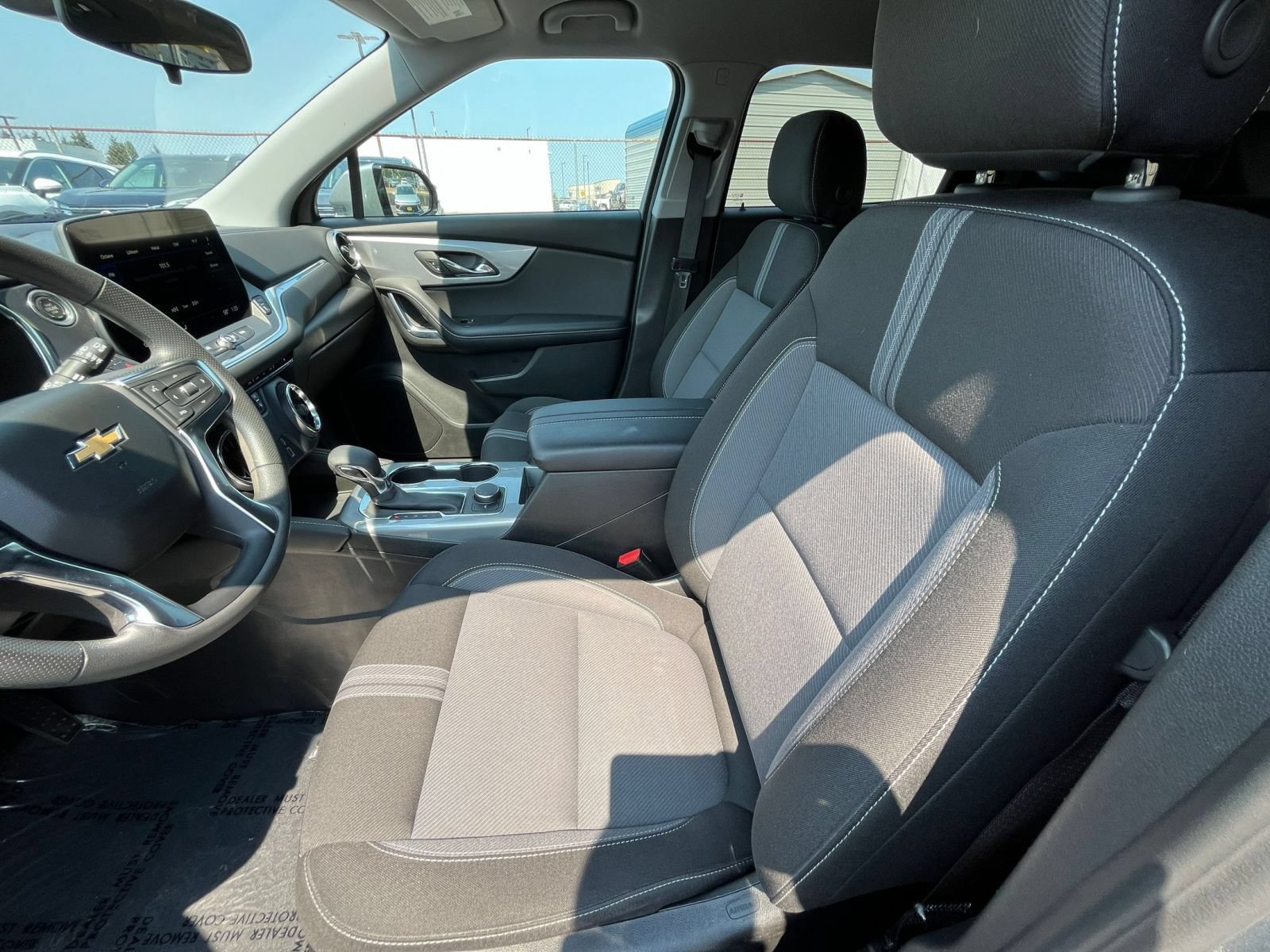 Used 2025 Chevrolet Blazer LT FWD image 28