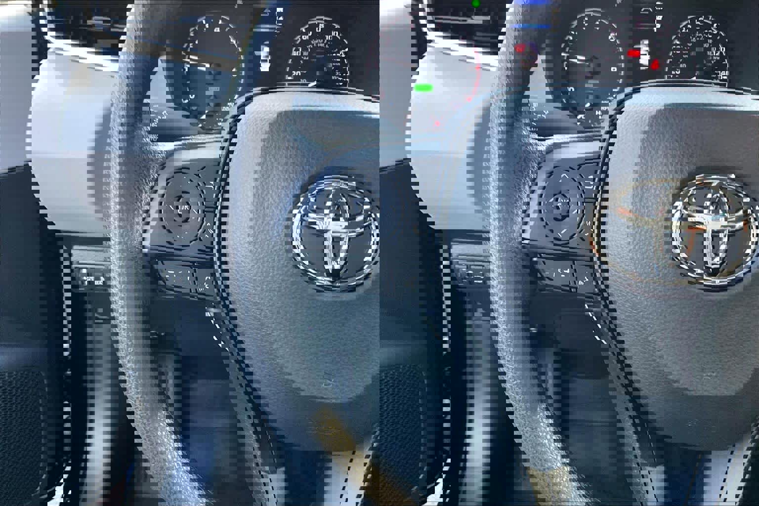 Certified 2025 Toyota Corolla LE image 21