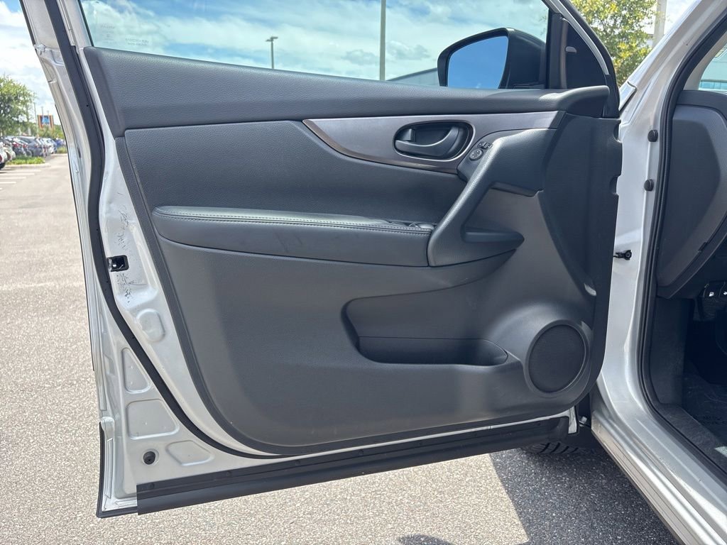 Used 2020 Nissan Rogue Sport S FWD image 10