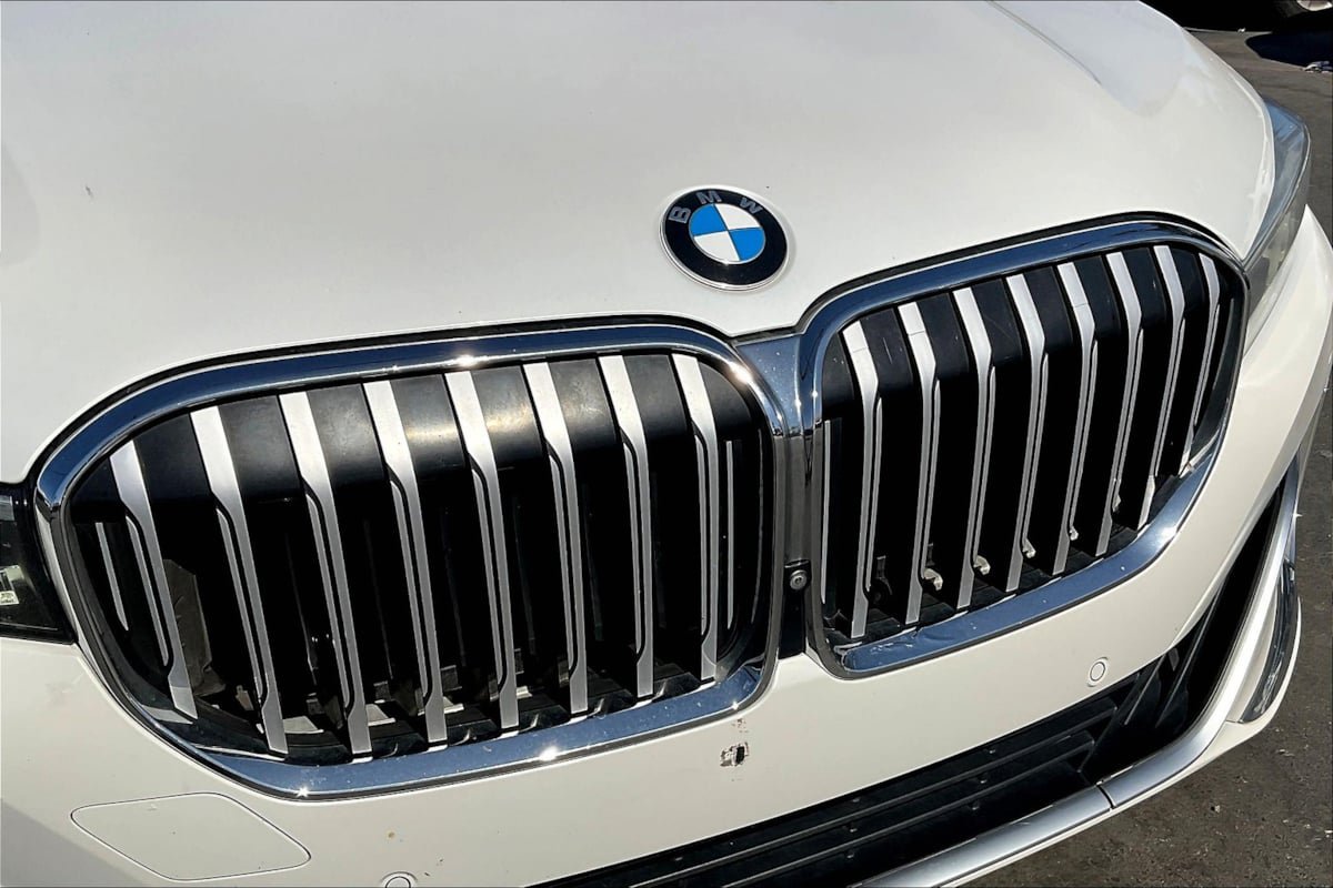 Used 2021 BMW 740i RWD image 28