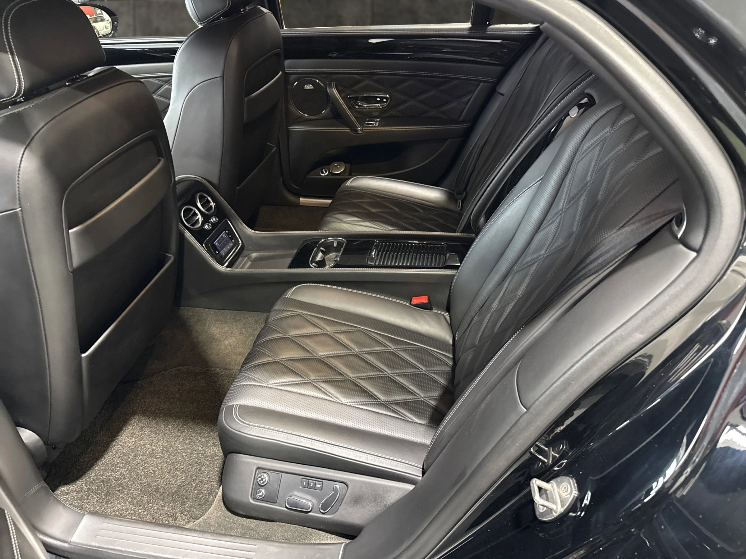 Used 2014 Bentley Flying Spur W12 image 10