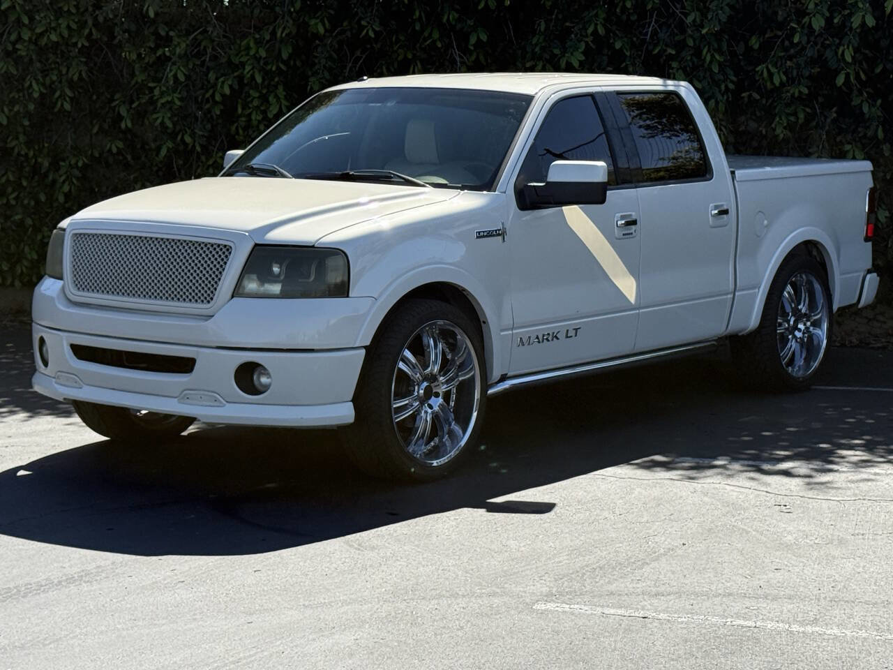 Used 2007 Lincoln Mark LT 4x4 image 4