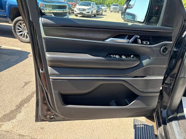 Used 2022 Jeep Grand Wagoneer Series II AWD/4WD image 7