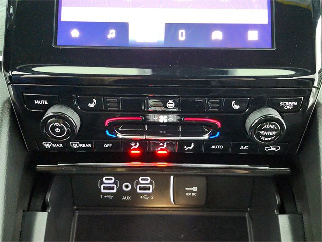 Used 2025 Jeep Grand Cherokee L Altitude image 31