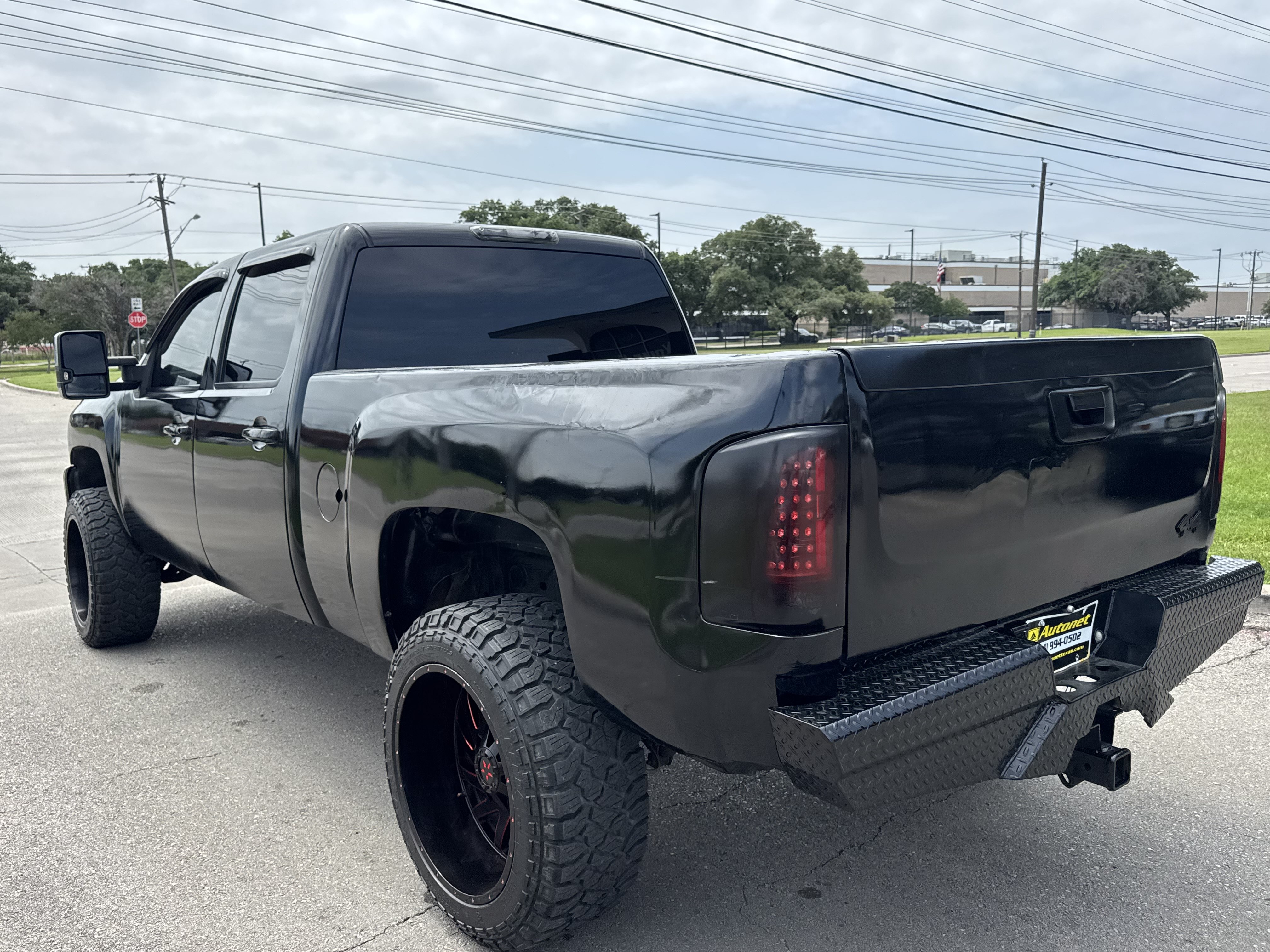 Used 2007 Chevrolet Silverado 2500 LTZ w/ Suspension Package, Off-Road AWD/4WD image 9