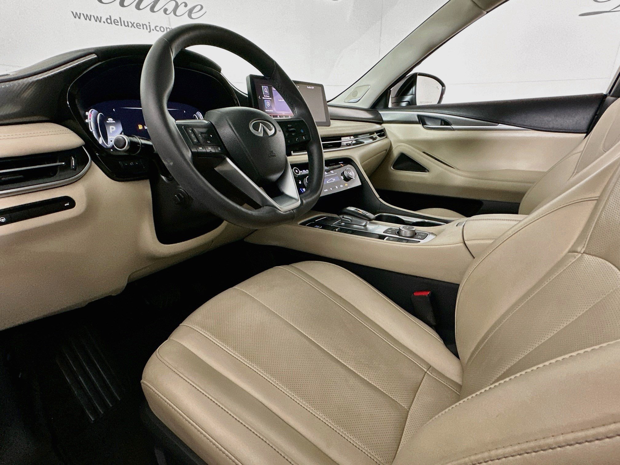 Used 2023 INFINITI QX60 Luxe w/ Performance Audio Package AWD/4WD image 7