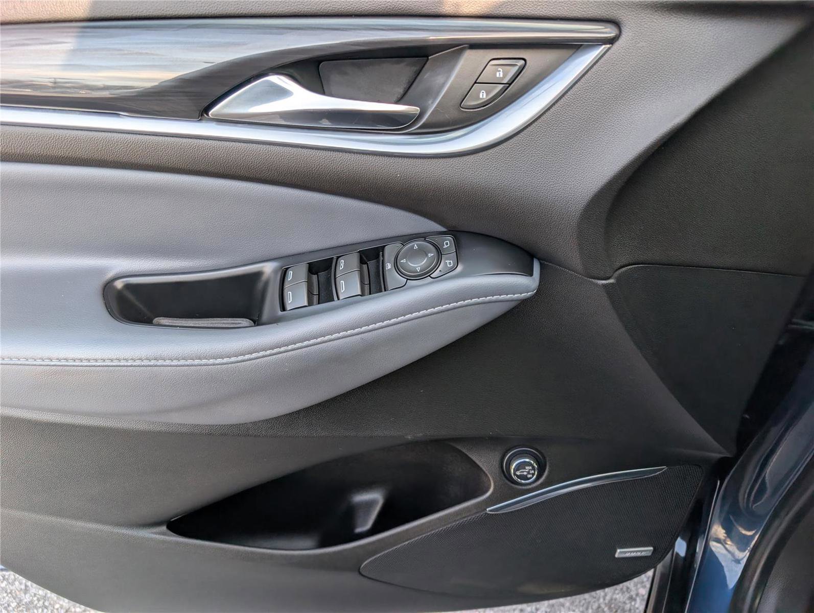 Used 2023 Buick Enclave Essence w/ Experience Buick Package image 21