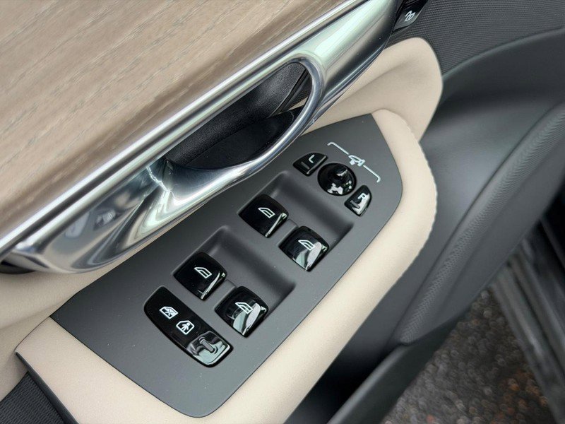New 2026 Volvo XC90 B5 Core AWD/4WD image 10