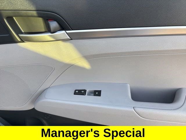Used 2019 Hyundai Elantra SE image 37