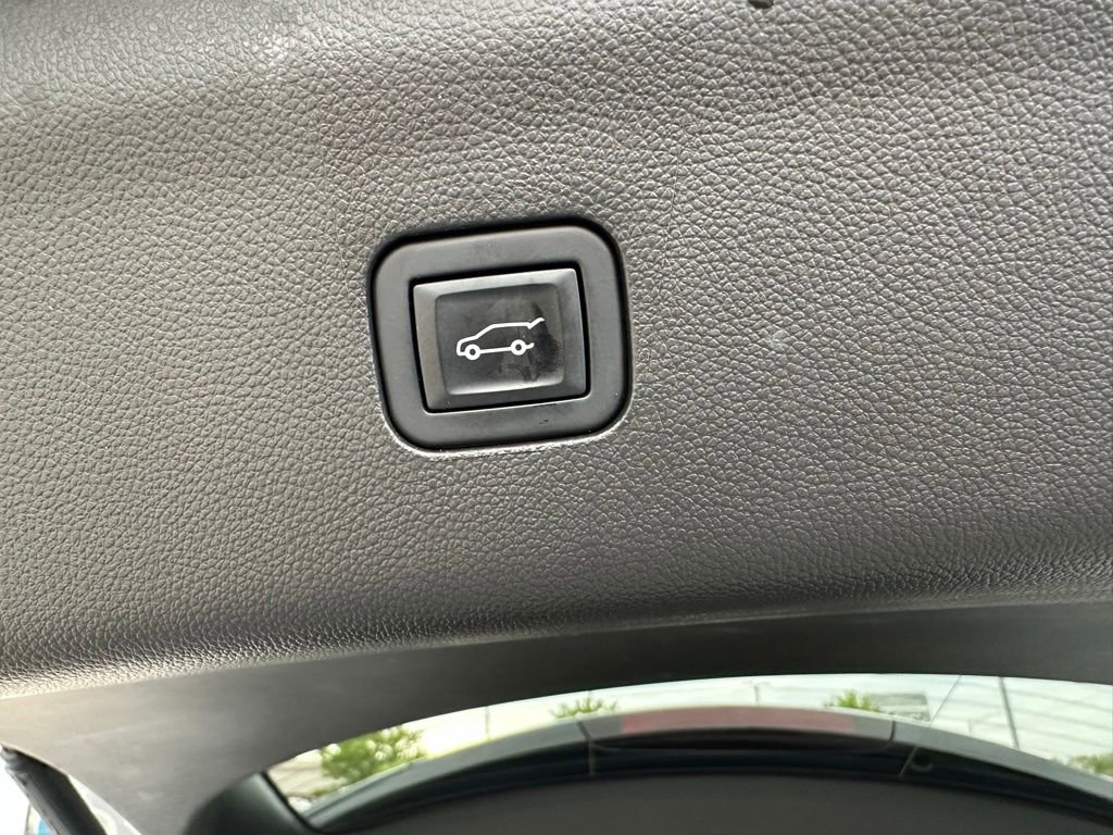 Used 2023 Buick Enclave Essence w/ LPO, Floor Liner Package FWD image 23