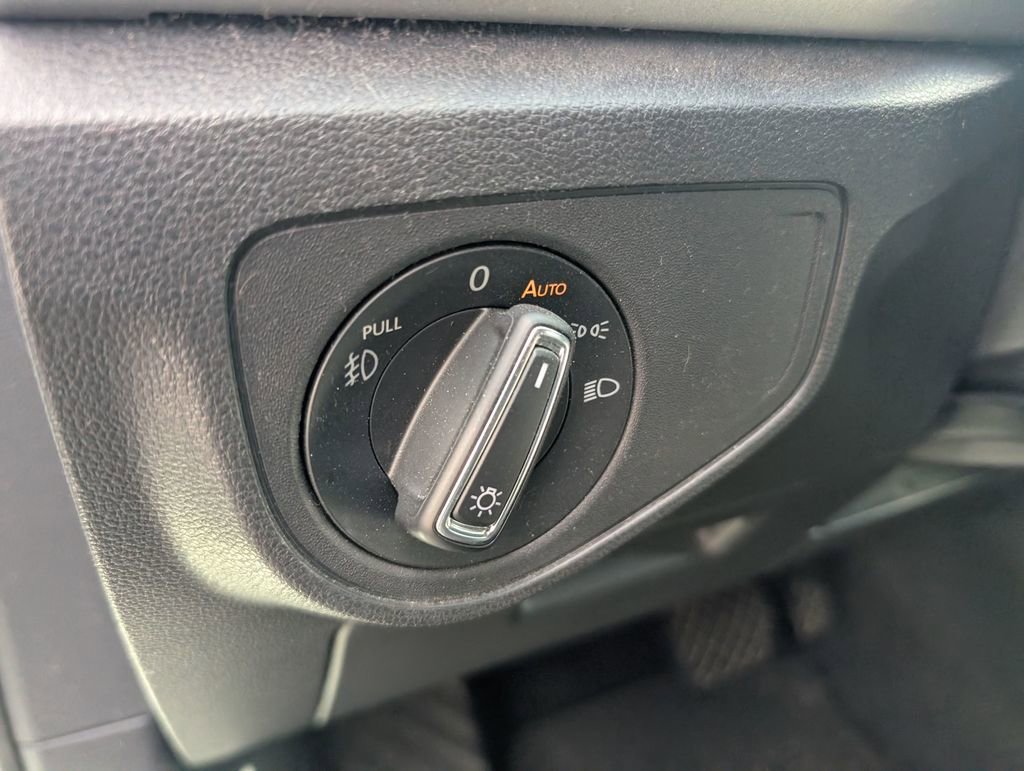 Used 2018 Volkswagen Atlas SE image 16