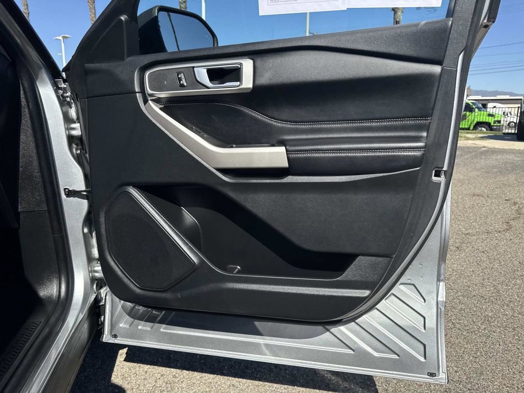 Certified 2023 Ford Explorer XLT image 29