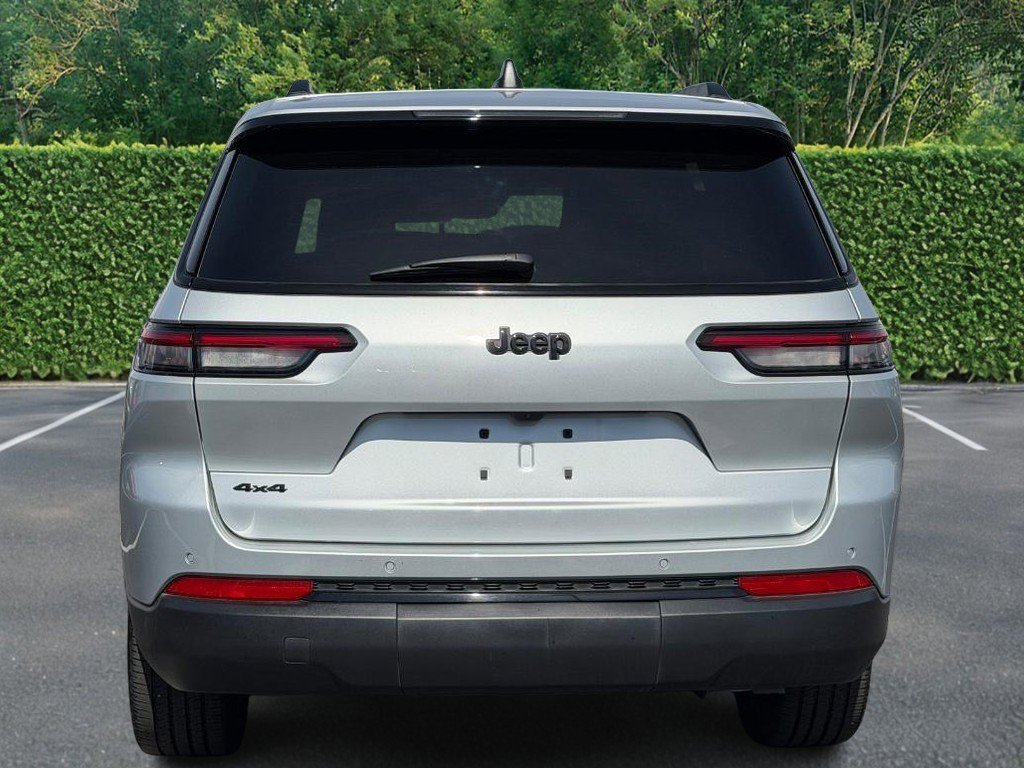 Used 2024 Jeep Grand Cherokee L Altitude image 6