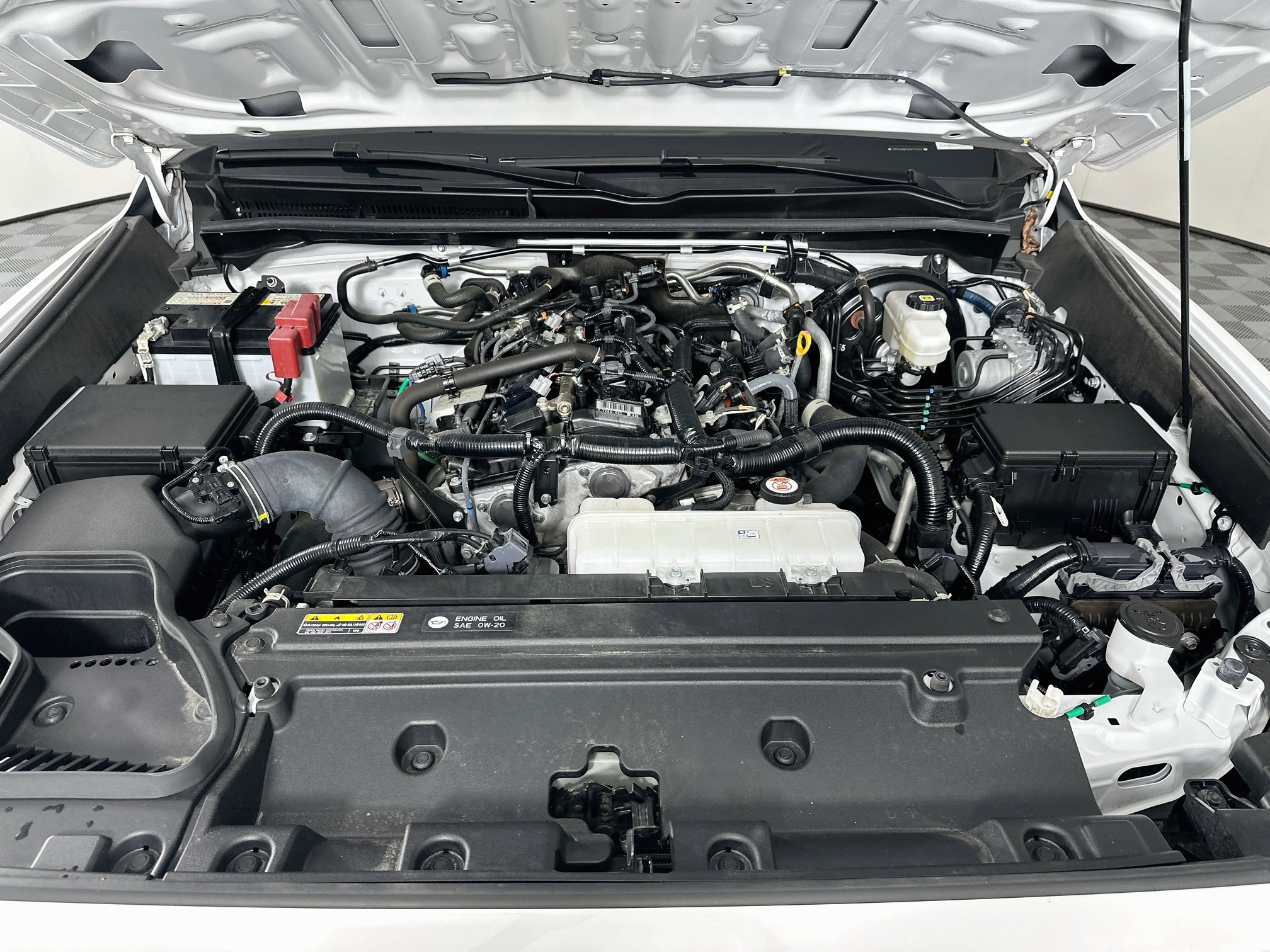 Used 2025 Toyota 4Runner SR5 AWD/4WD image 32