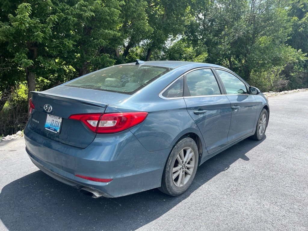 Used 2017 Hyundai Sonata SE FWD image 3