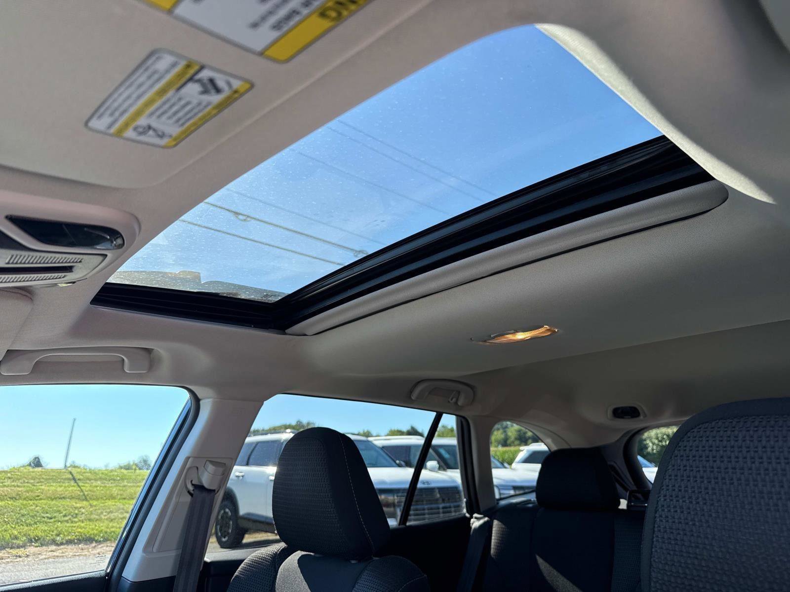 Used 2022 Subaru Outback Premium image 3