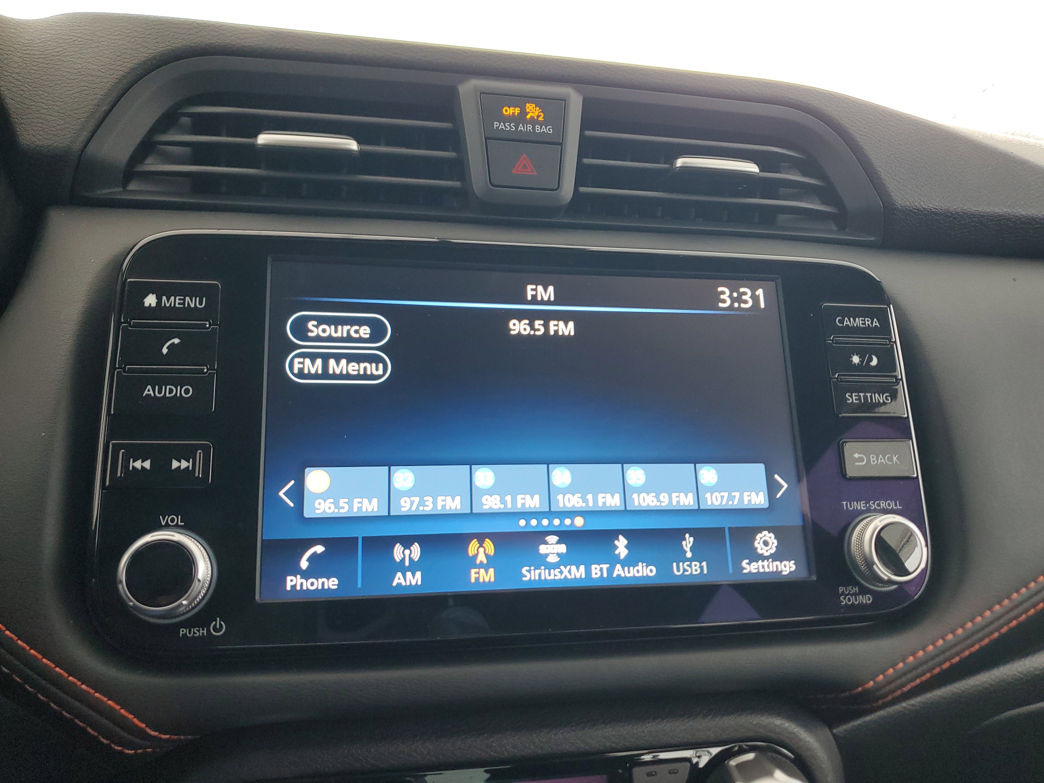 Certified 2023 Nissan Versa SR w/ Trunk Package image 18