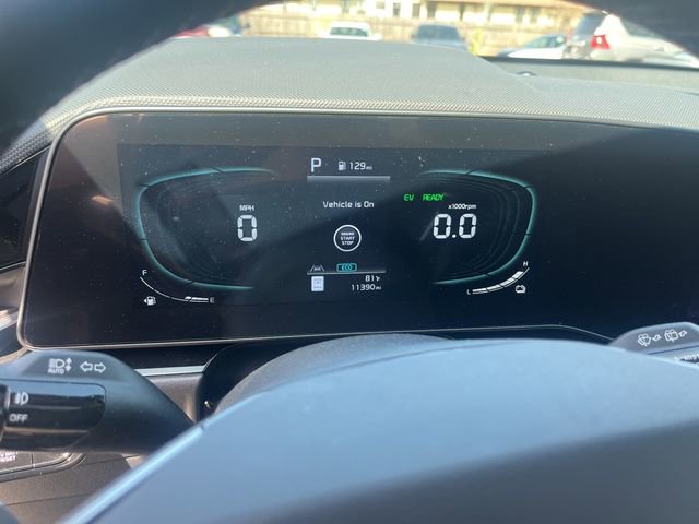 Certified 2023 Kia Niro EX Touring image 9