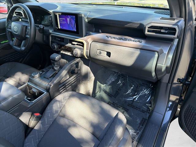 Used 2025 Toyota Tacoma SR5 AWD/4WD image 23