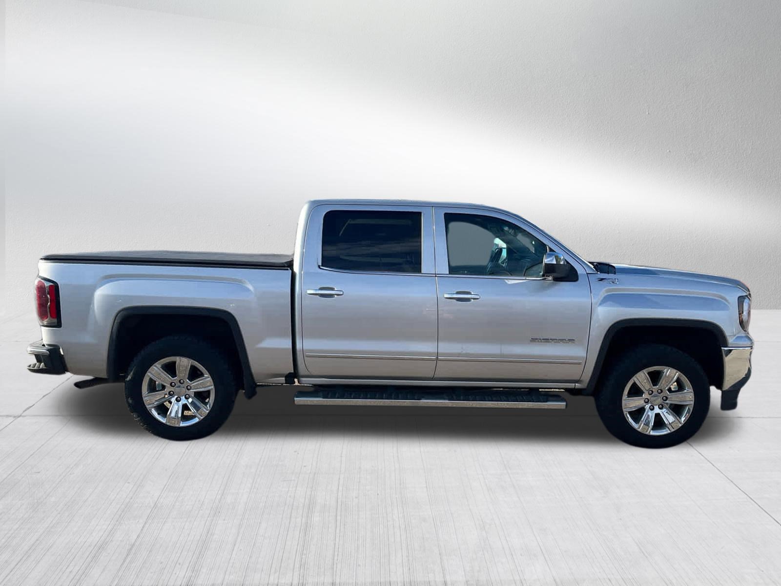 Used 2018 GMC Sierra 1500 SLT image 2